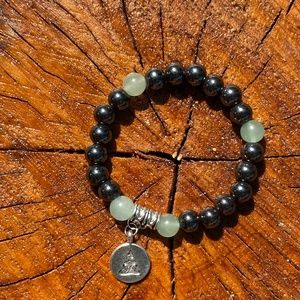 Stunning Elegance: Handmade Beaded 8MM Hematite Bracelet